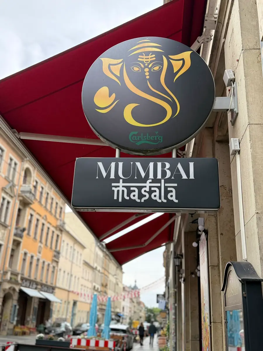 Mumbai-Masala-Schild an der Louisenstraße